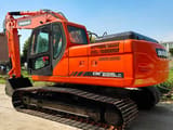 2020 Doosan DX 225LC crawler excavator, side view