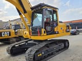 Escavatore cingolato Komatsu PC200-8 del 2022, vista laterale