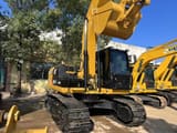 Escavatore cingolato Caterpillar 320D2 del 2022, vista laterale