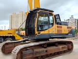 2020 Hyundai R485LVS crawler excavator, side view