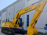 Escavatore cingolato Komatsu PC220-8 del 2023, vista laterale