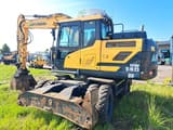 2018 Hyundai HW140 wheel excavator, side view