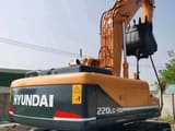 2019 Hyundai 220LC-9S crawler excavator, rear three-quarter view