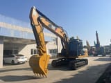 Гусеничний екскаватор 2023 Caterpillar 320D2, передній три чверті ракурс