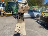 2006 Takeuchi TB1140 crawler excavator bucket and quick coupler attachment