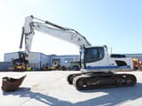 2016 Liebherr R 924 crawler excavator, side view