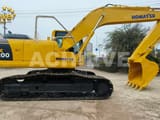 Pelle sur chenilles Komatsu PC200-8 2024, vue de profil