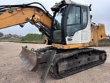 2016 Liebherr R914COMPACT crawler excavator, front three-quarter view