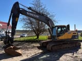 2014 Volvo EC220DL crawler excavator side view