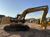 Escavatore cingolato Caterpillar 320D2 L del 2020, vista laterale