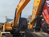 Hyundai R220LC-9S crawler excavator, front three-quarter view