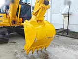 Escavatore cingolato Komatsu PC220-8 del 2023, vista benna