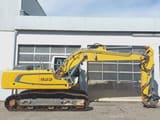 2017 Liebherr R922 SLC crawler excavator, side profile view