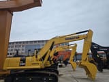 Pelle sur chenilles Komatsu PC220-8 de 2023, vue de profil
