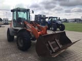 2008 Atlas AR 80 wheel loader, front three-quarter view