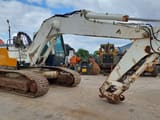 2005 Liebherr 924 crawler excavator, side view
