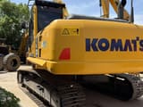 2020 Komatsu PC220-8 Raupenbagger, Ansicht von hinten rechts