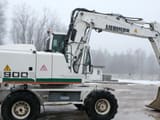 2007 Liebherr 900C wheel excavator, side view