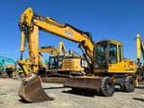 2005 Liebherr A900B Litronic wheel excavator, front three-quarter view