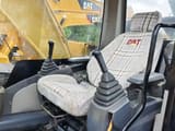 2019 Caterpillar 320D2 екскаватор, інтер'єр кабіни