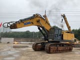 2017 XCMG XE900D crawler excavator side view