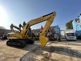 2020 Komatsu PC200-8 paletli ekskavatör, yan görünüm