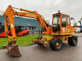 Atlas 1104 excavator, side view