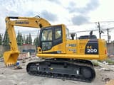 2022 Komatsu PC200-8 Raupenbagger, Seitenansicht