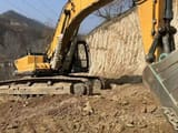 2020 Hyundai 520VS crawler excavator, side view