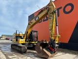 2018 Caterpillar 320 crawler excavator, side view