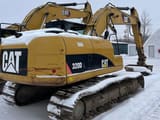 Escavatore cingolato Caterpillar 320D L del 2010, vista posteriore tre quarti