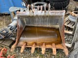 1999 EWK TR 2212 crawler excavator bucket attachment