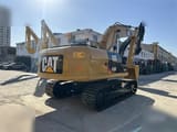 Koparka gąsienicowa 2022 Caterpillar 320D, widok z tyłu pod kątem