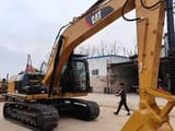 Pelle sur chenilles Caterpillar 320D 2021, vue de profil
