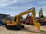 Escavatore cingolato Komatsu PC130 del 2018, vista laterale