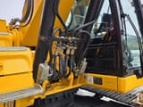 2018 JCB 220X L4F crawler excavator cab and boom detail