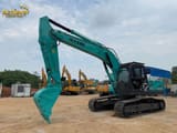 Kobelco SK200 crawler excavator, side view