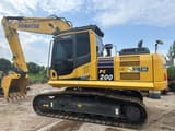 Escavatore cingolato Komatsu PC200-8 del 2023, vista laterale
