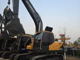 2025 Hyundai 220LC-9S crawler excavator, side view