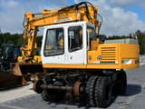 2002 Liebherr A900 ZW LITRONIC wheel excavator, front three-quarter view