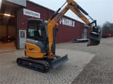 XCMG XE27E mini excavator, front three-quarter view