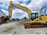 Komatsu PC210LC-10 crawler excavator, side profile view