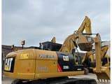 2024 Caterpillar 320D2 Raupenbagger, Heck-Dreiviertelansicht