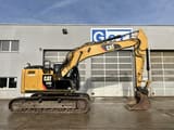 2015 Caterpillar 320E L crawler excavator, side view