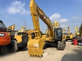 Pelle sur chenilles Caterpillar 320CL de 2003, vue de face