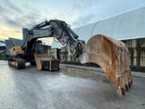 2007 Volvo EC460BLC crawler excavator, side view with bucket