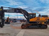 2020 Hyundai HX520L crawler excavator, side view