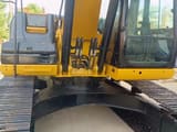 Escavadora de rastos 2022 Caterpillar 320D, vista lateral da cabina e lança
