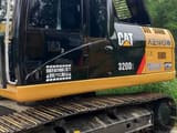 Гусеничный экскаватор 2024 Caterpillar 320D2, вид сбоку