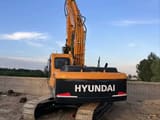 2019 Hyundai R225LC-9T crawler excavator, rear three-quarter view